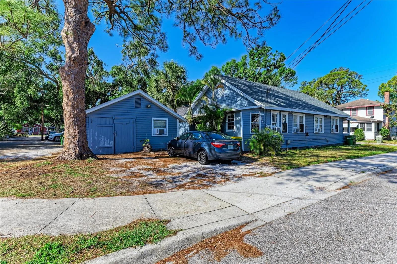 432 ADELIA AVE