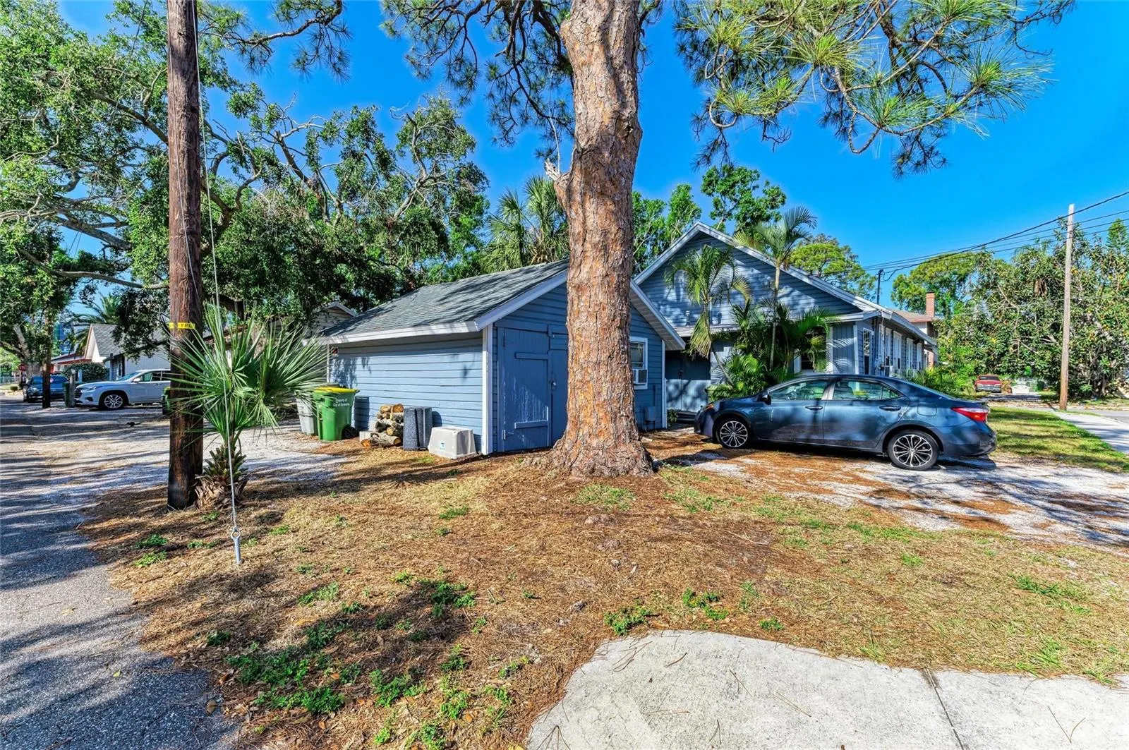 432 ADELIA AVE