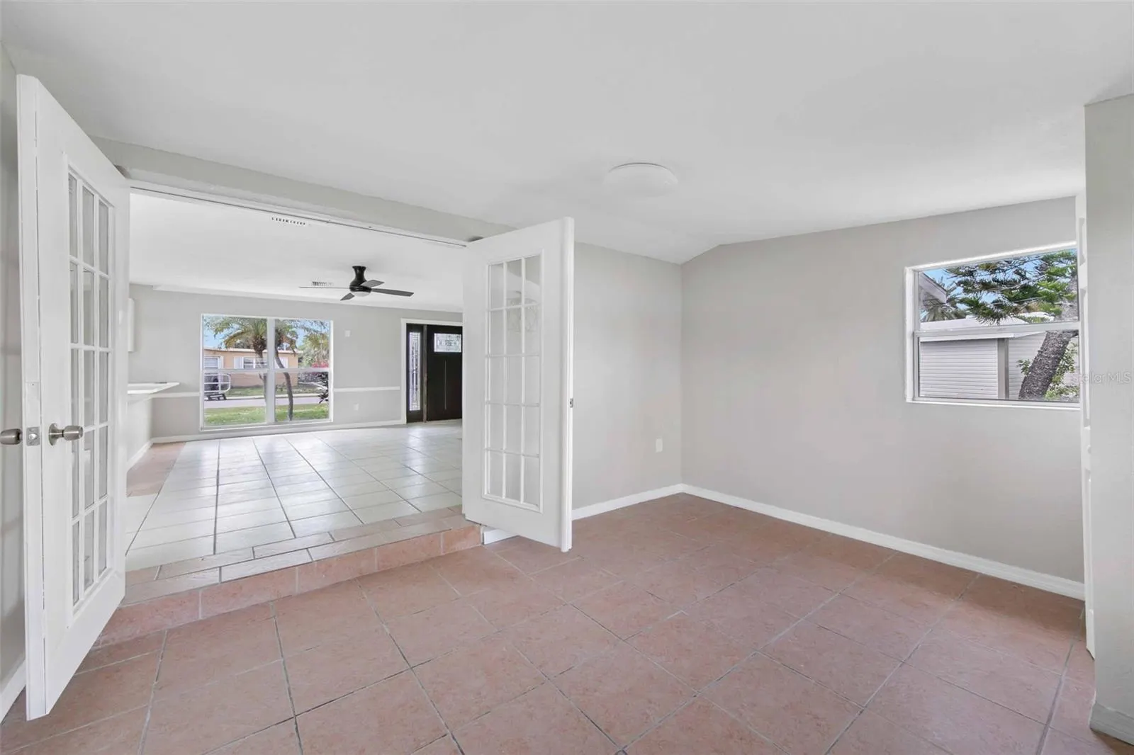 2554 AMBROSE LN
