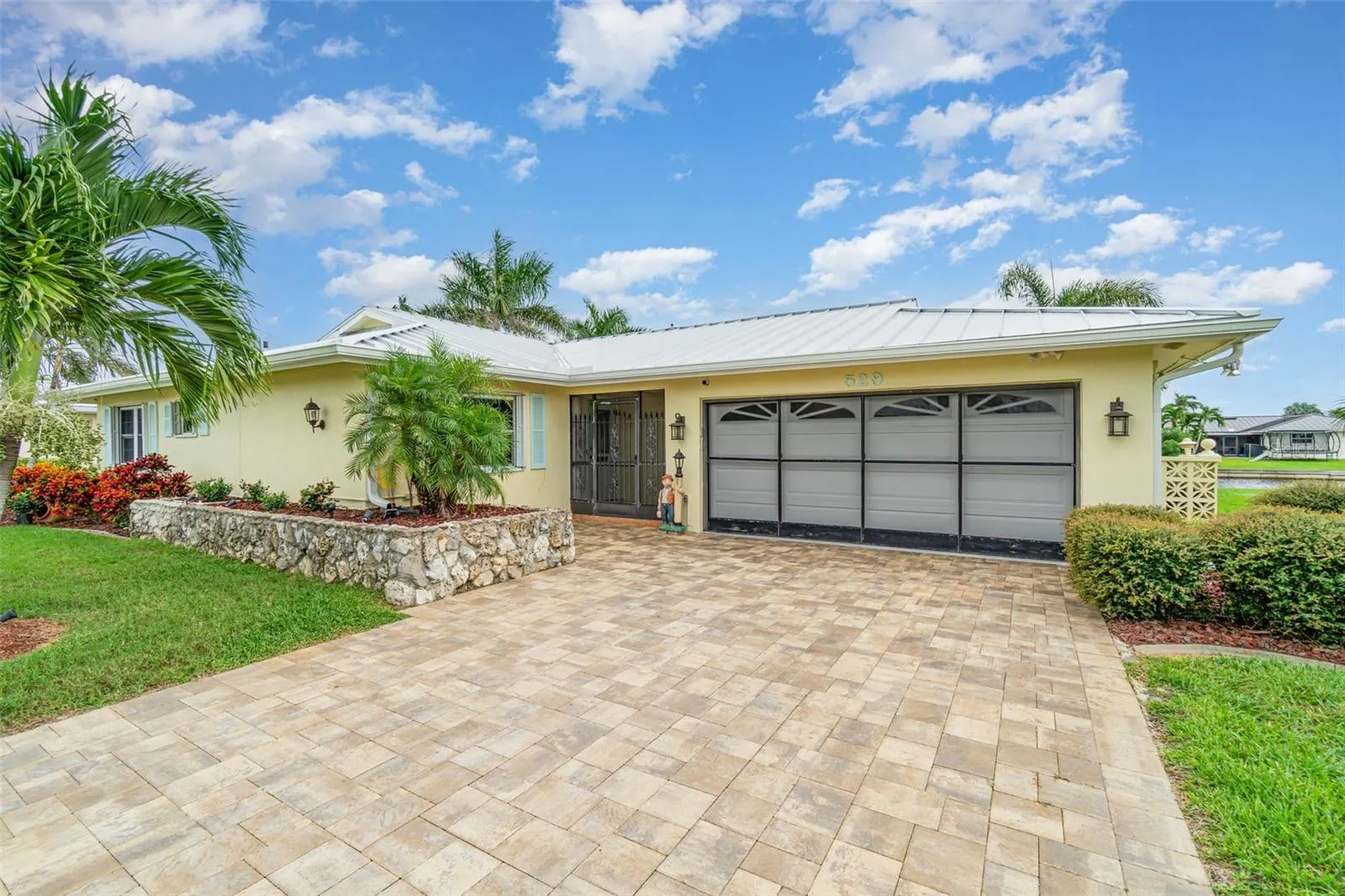 529 BELVEDERE CT