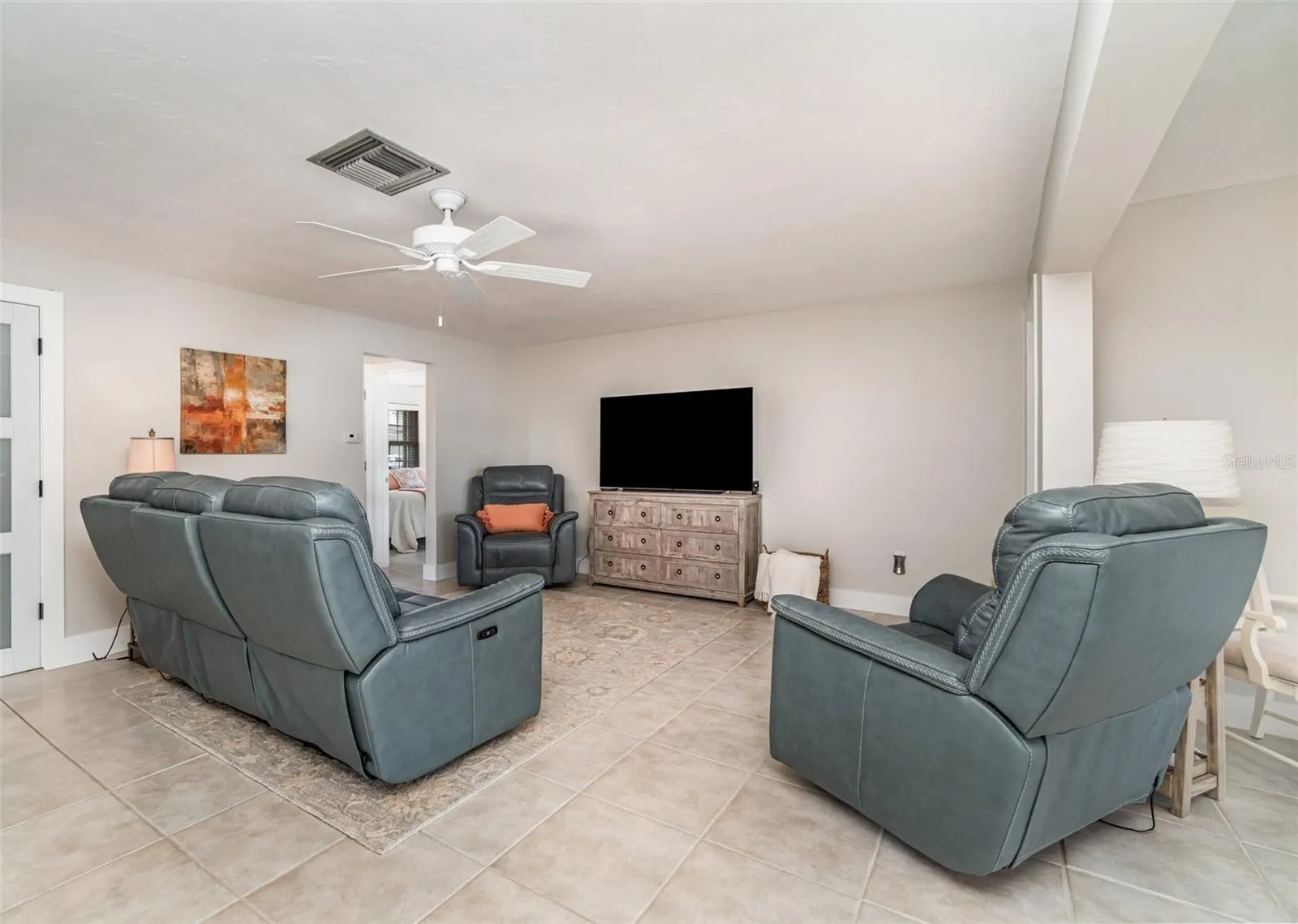 529 BELVEDERE CT