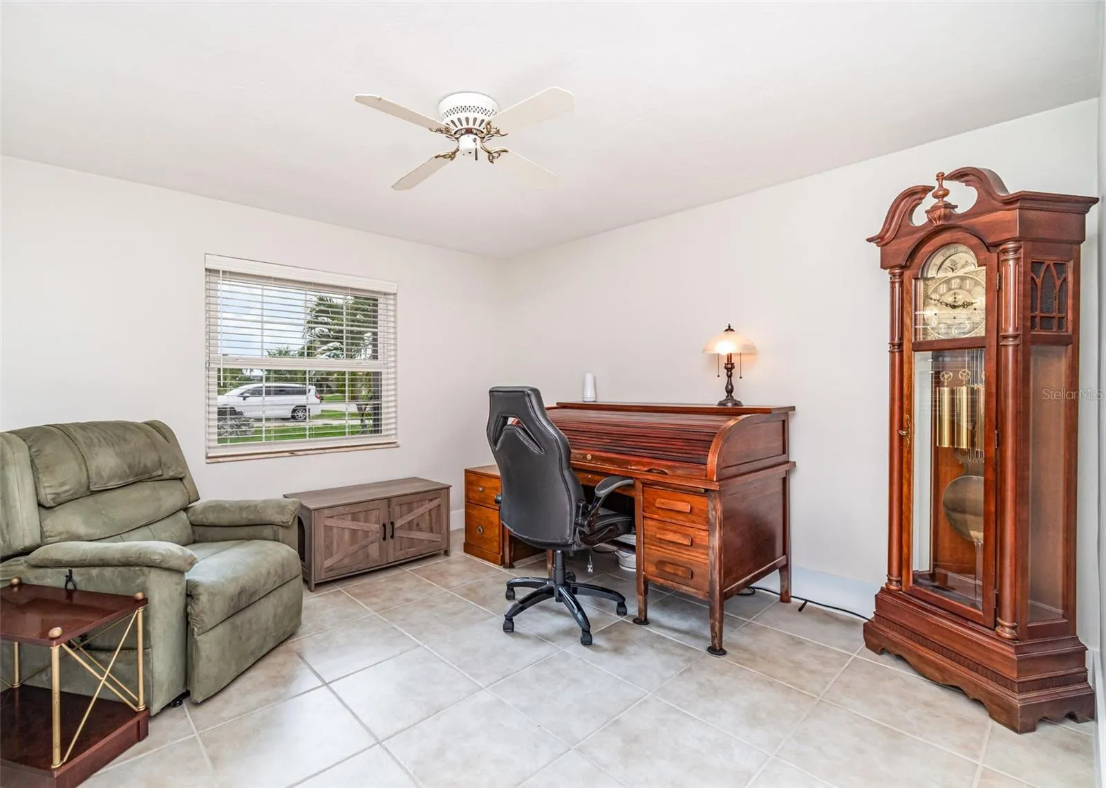 529 BELVEDERE CT