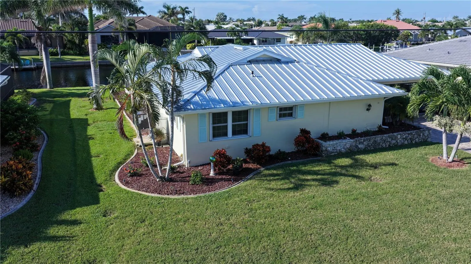 529 BELVEDERE CT