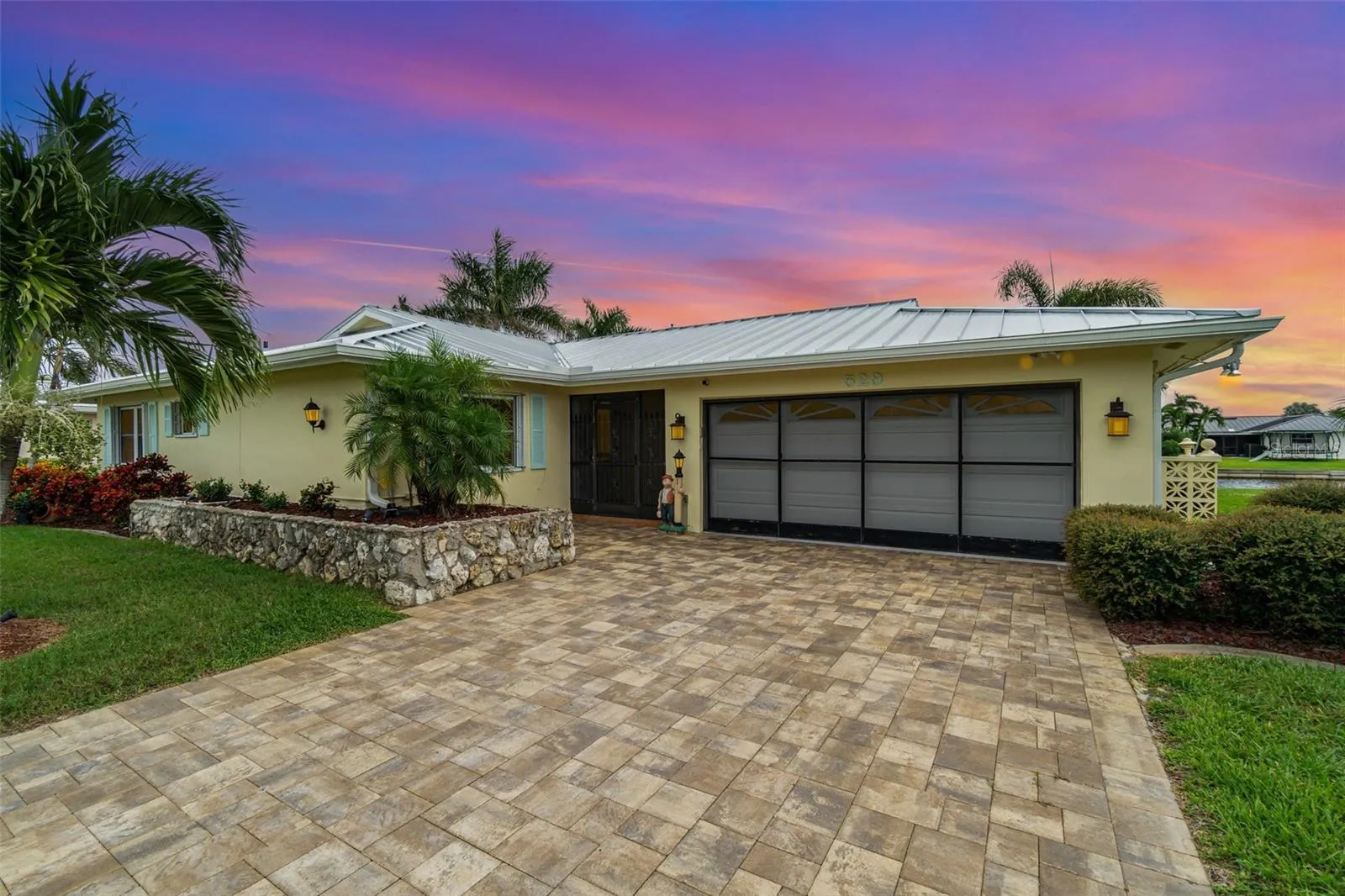 529 BELVEDERE CT