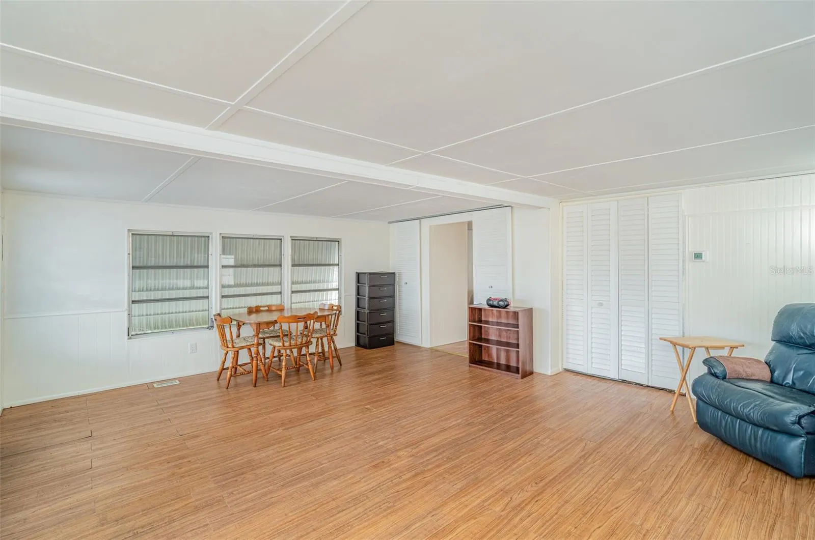 704 49TH AVE W