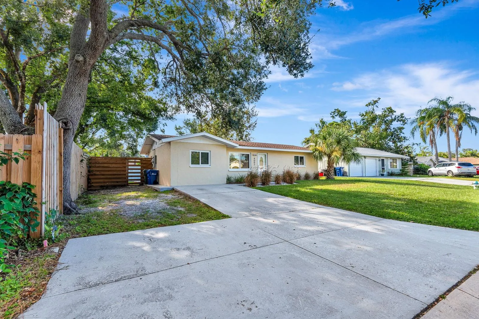 4097 MALDEN DR