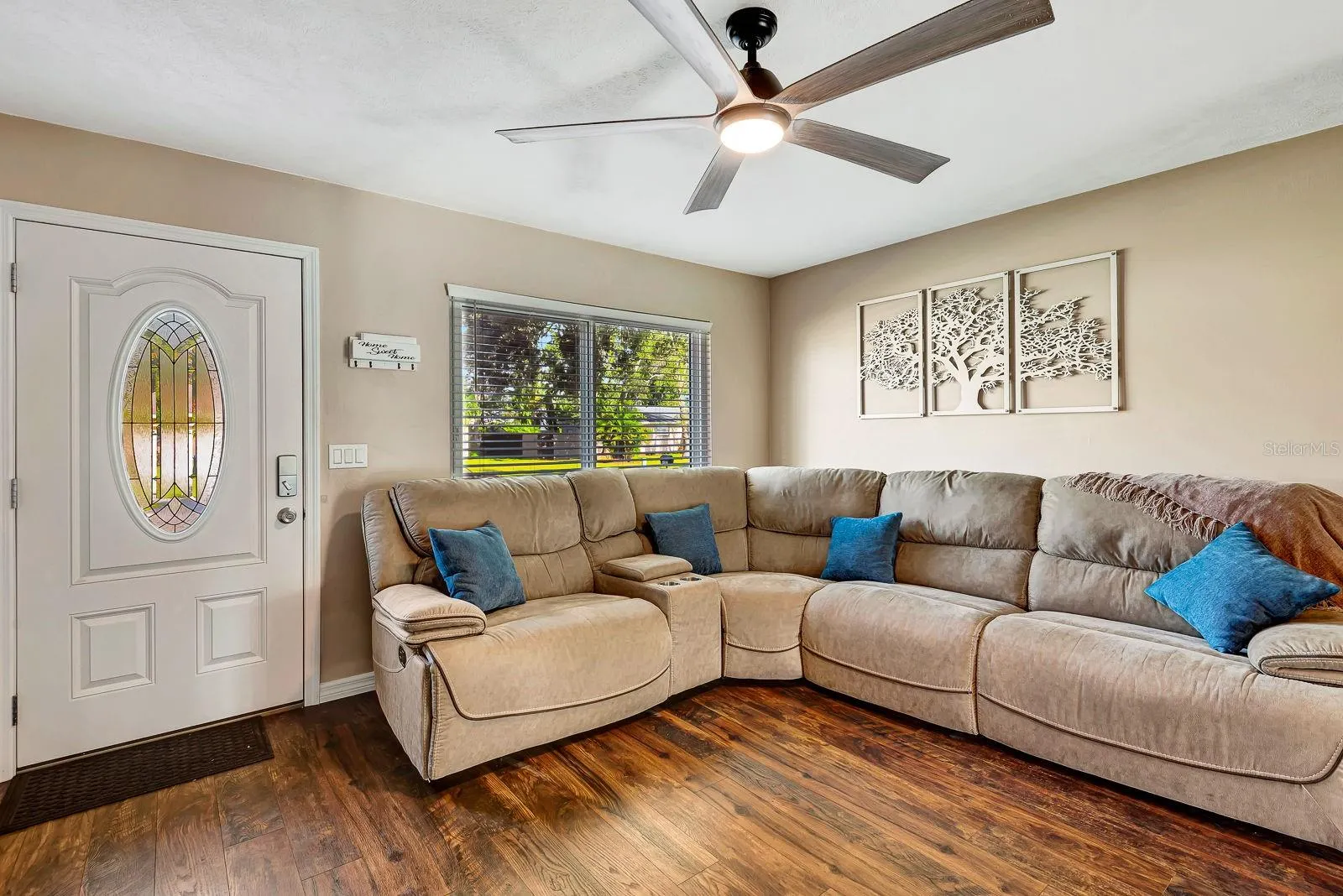 4097 MALDEN DR