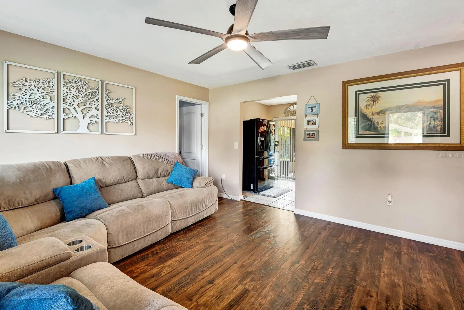 4097 MALDEN DR