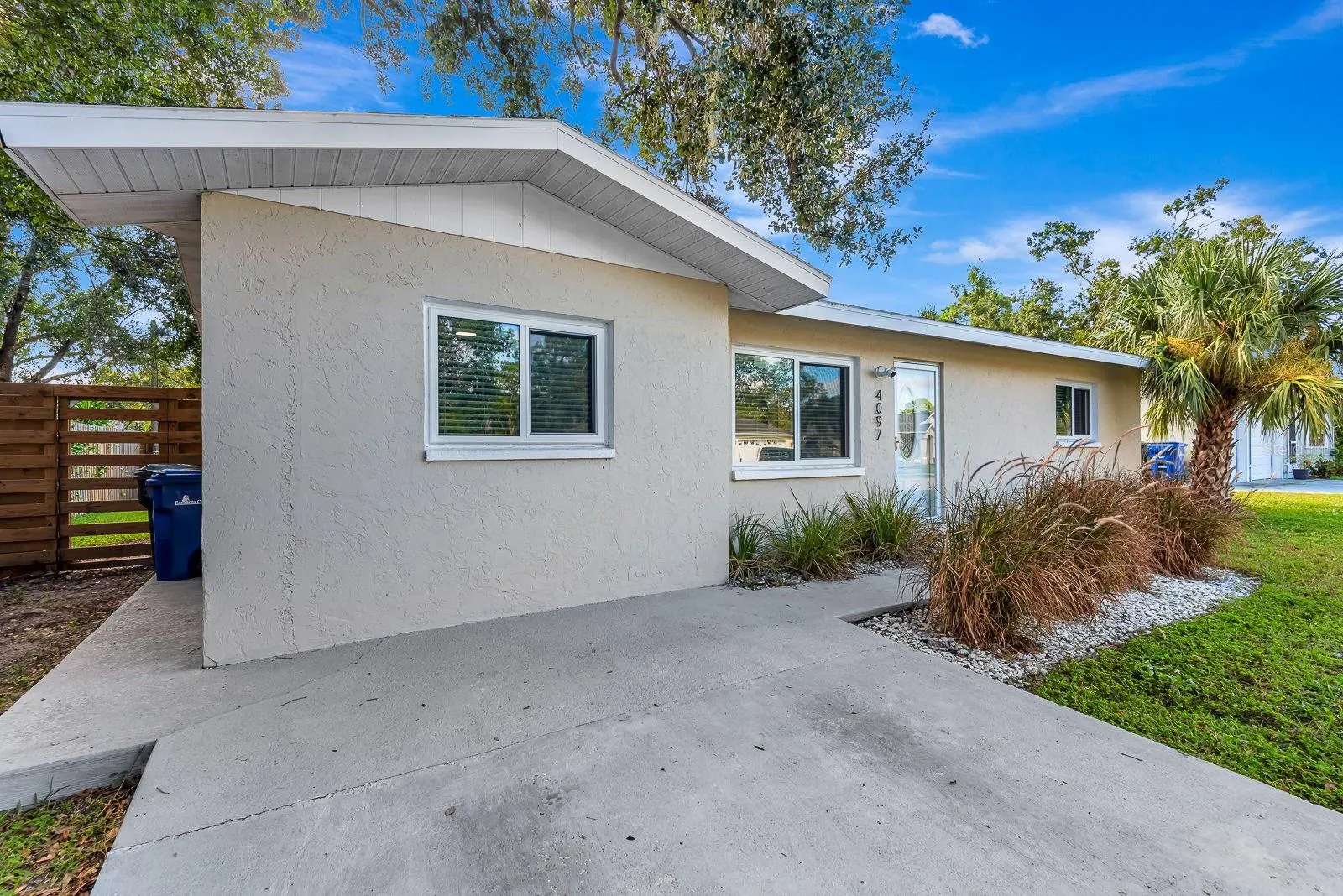 4097 MALDEN DR
