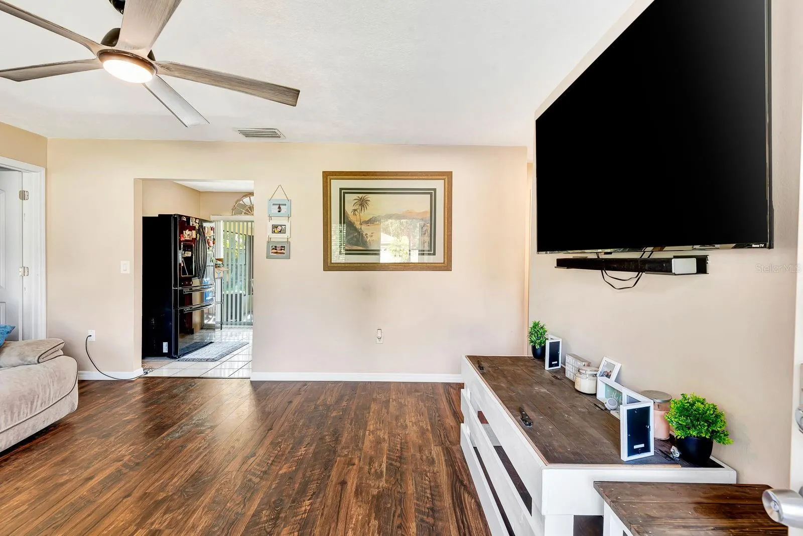 4097 MALDEN DR