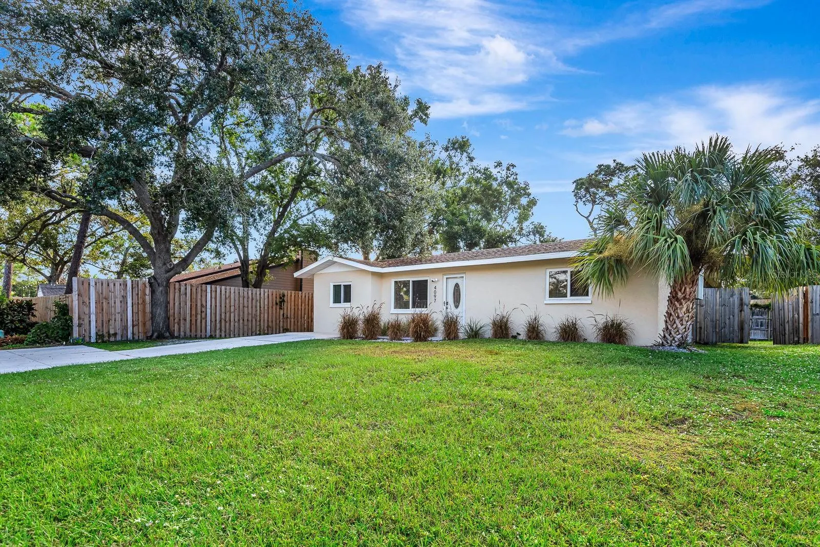 4097 MALDEN DR