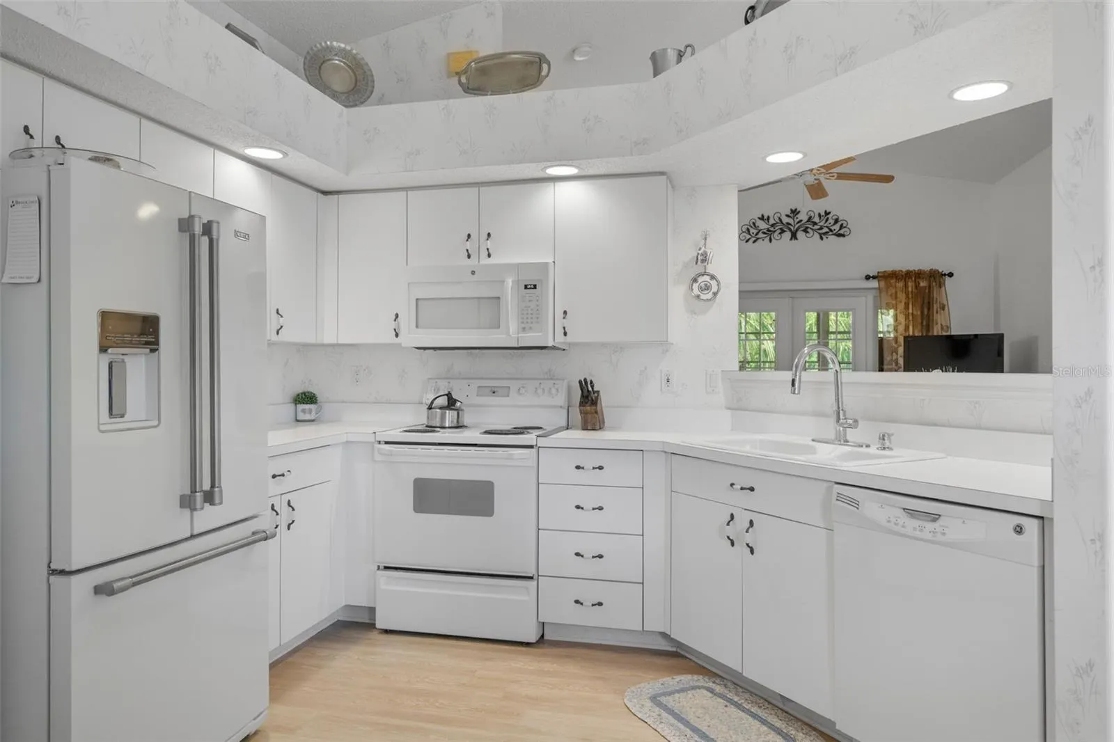4532 FERN DR