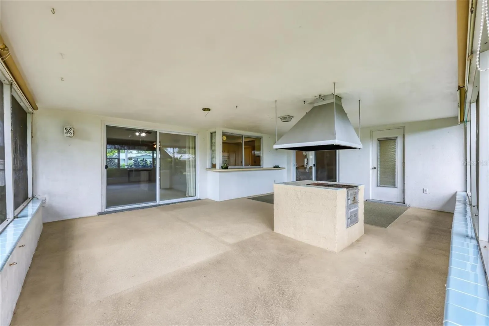 6735 KEYSTONE DR