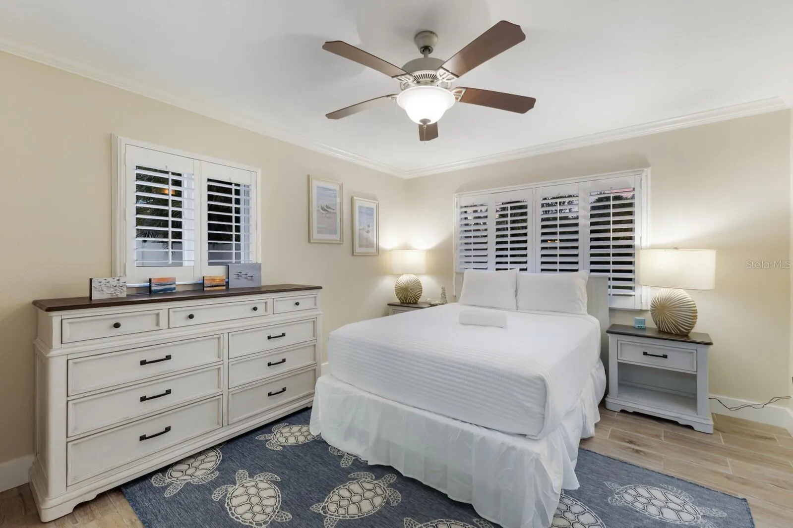 417 BAY PALMS DR