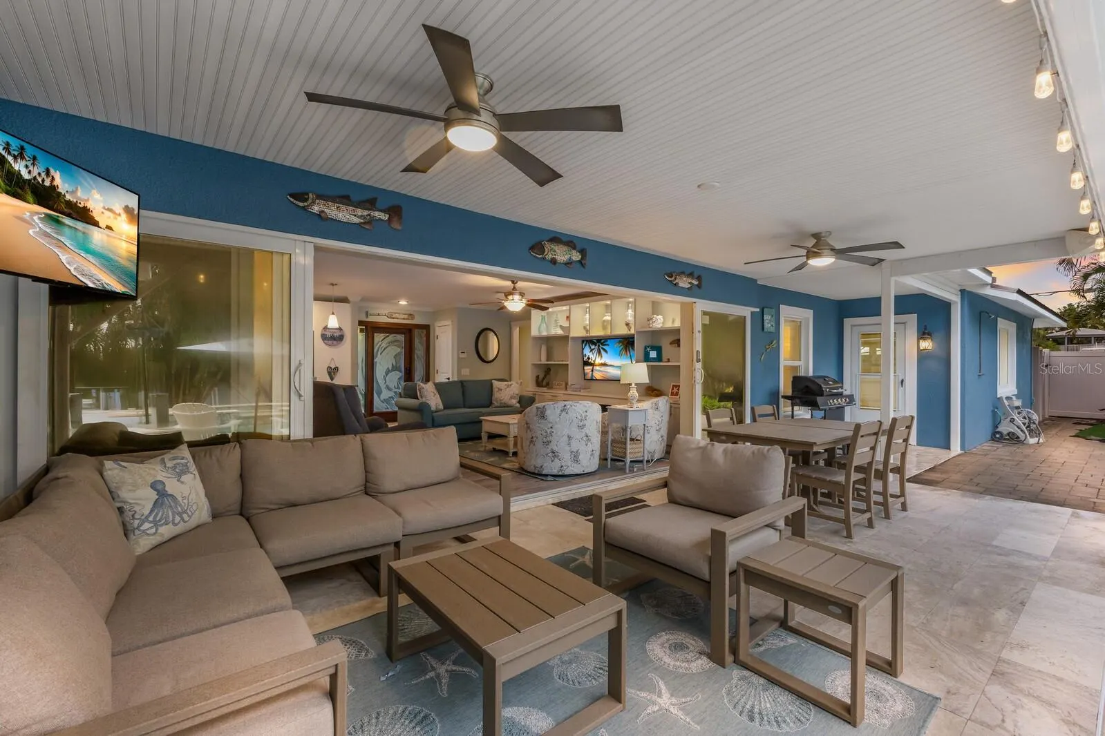 417 BAY PALMS DR