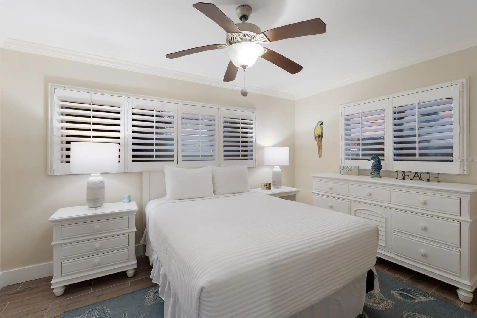 417 BAY PALMS DR