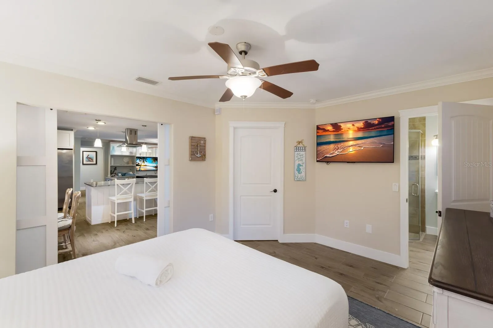 417 BAY PALMS DR