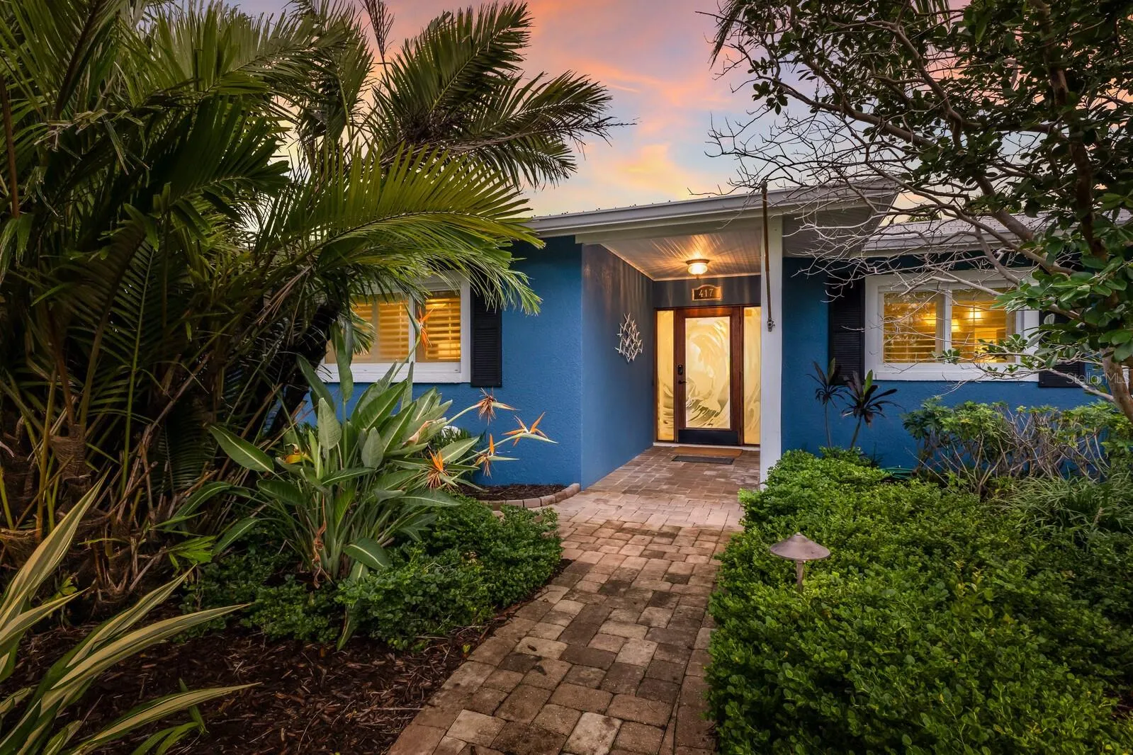 417 BAY PALMS DR