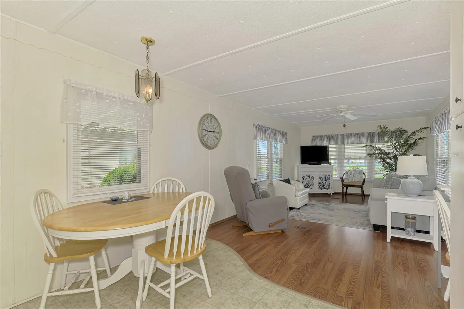 259 INNER DR E