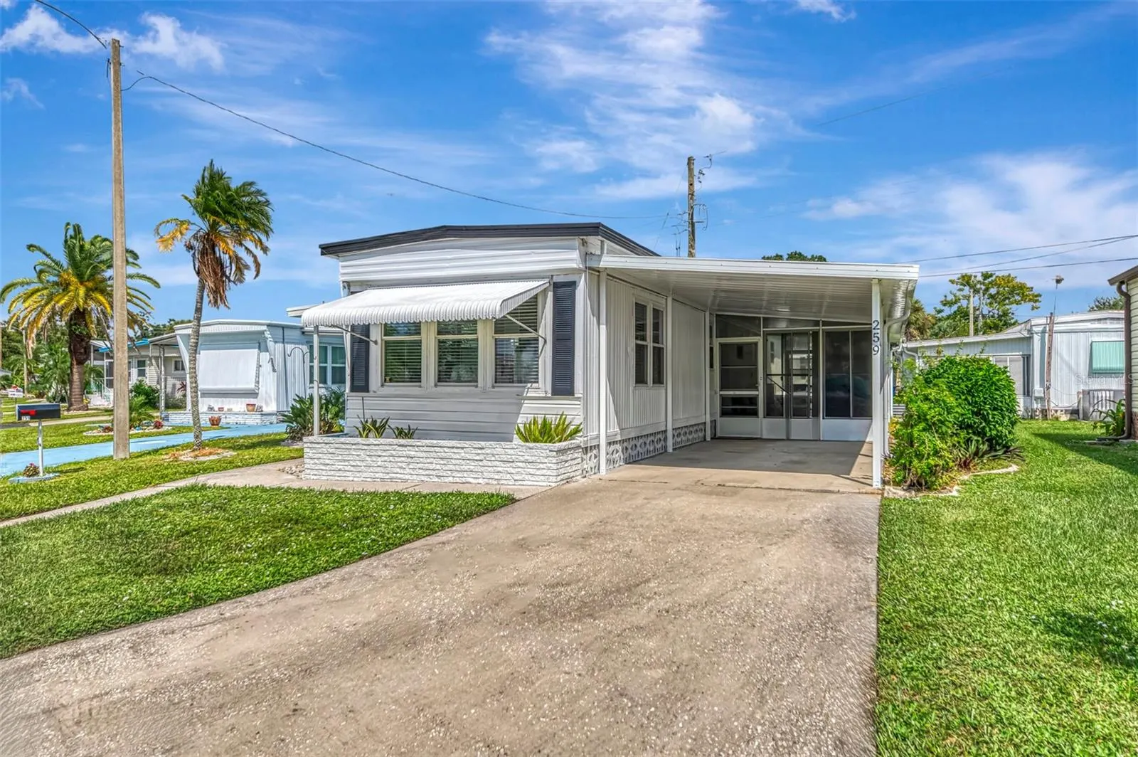 259 INNER DR E