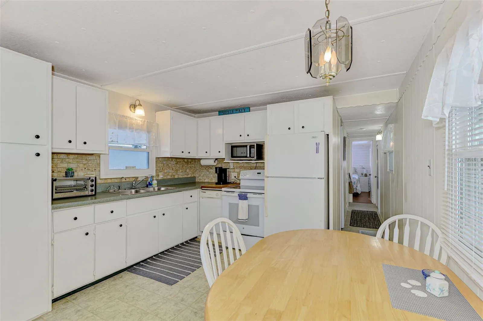 259 INNER DR E