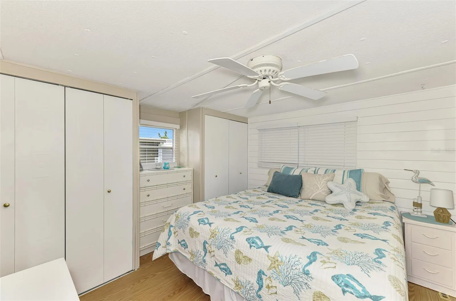 259 INNER DR E