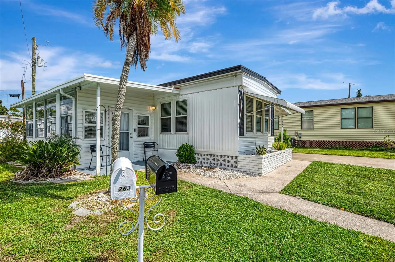 259 INNER DR E