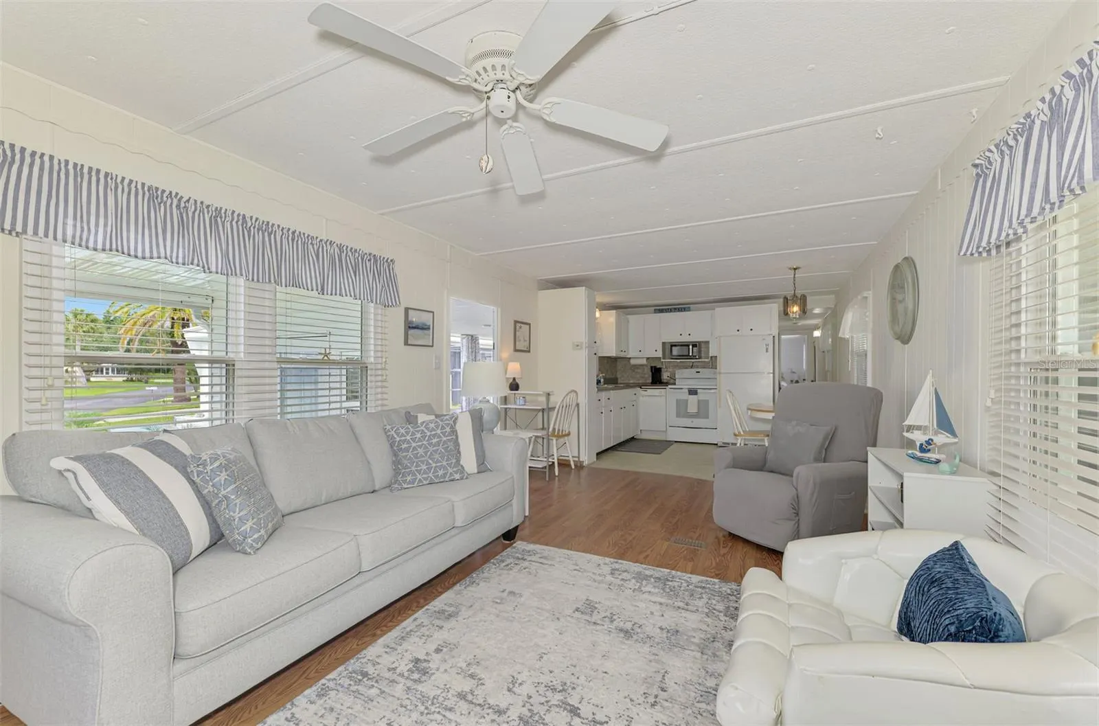 259 INNER DR E