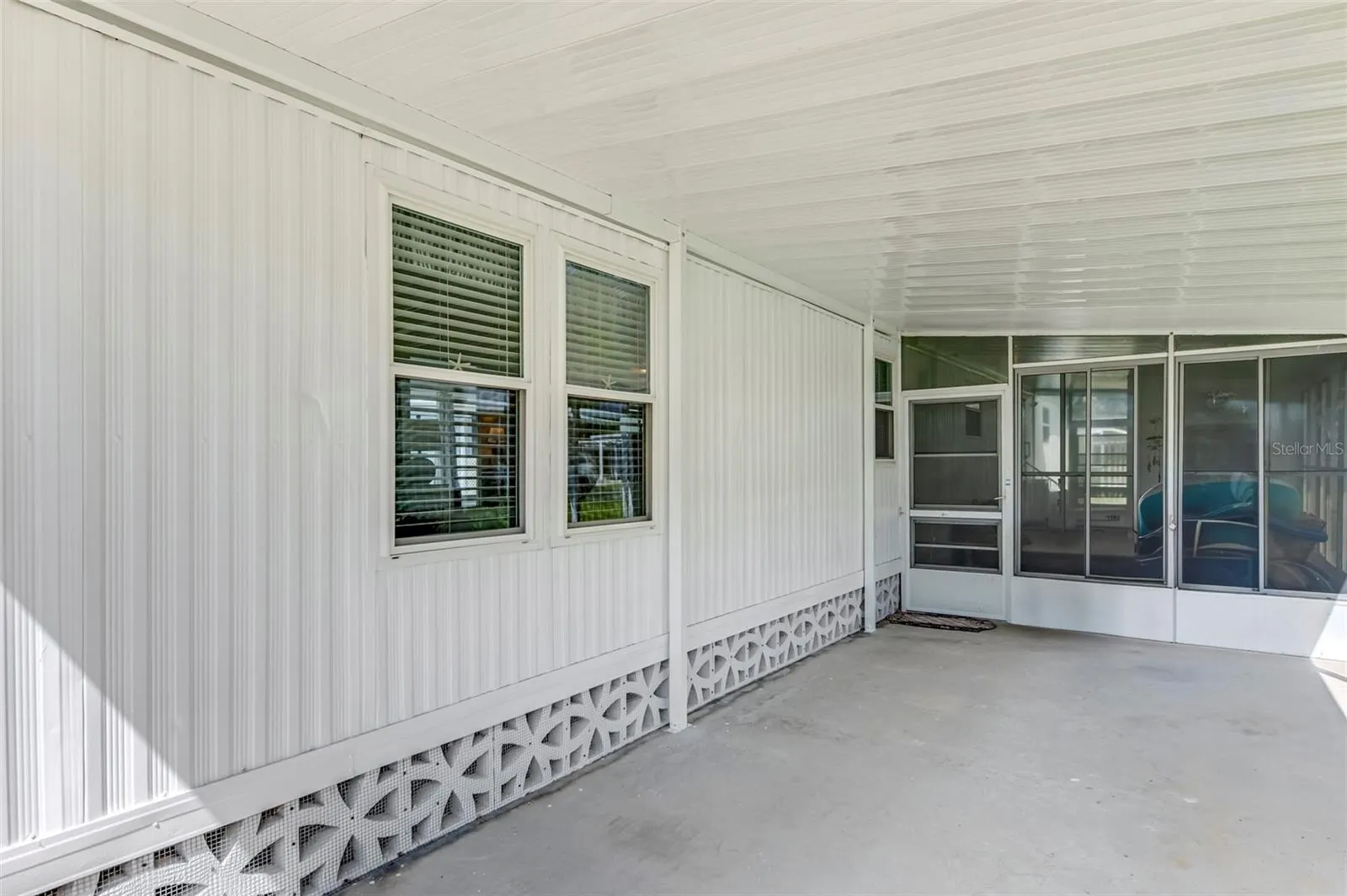 259 INNER DR E