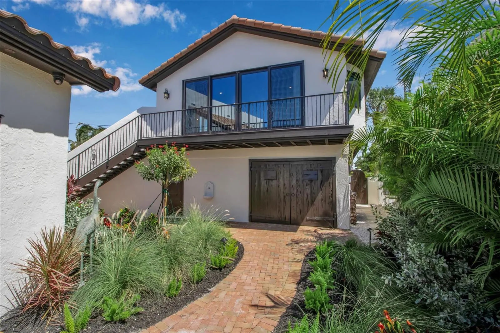 121 N CASEY KEY RD