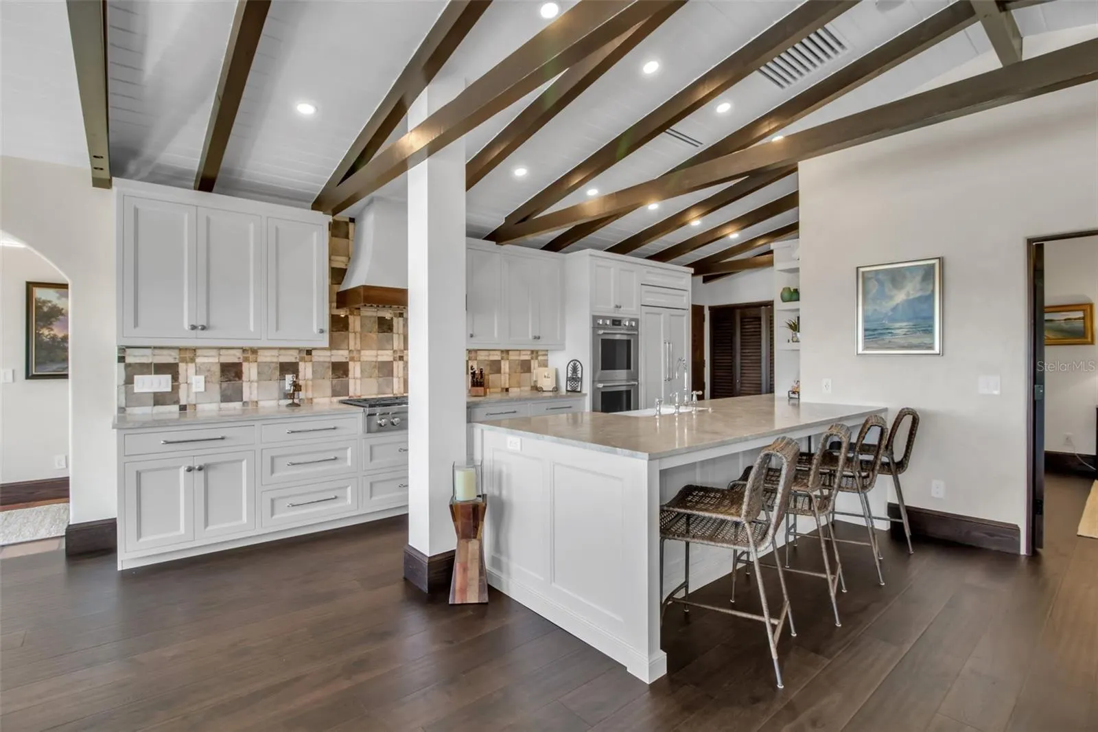 121 N CASEY KEY RD