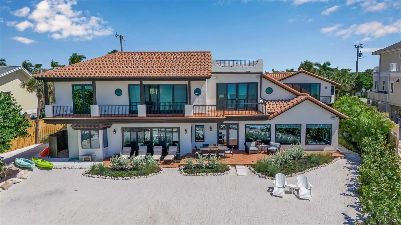 121 N CASEY KEY RD