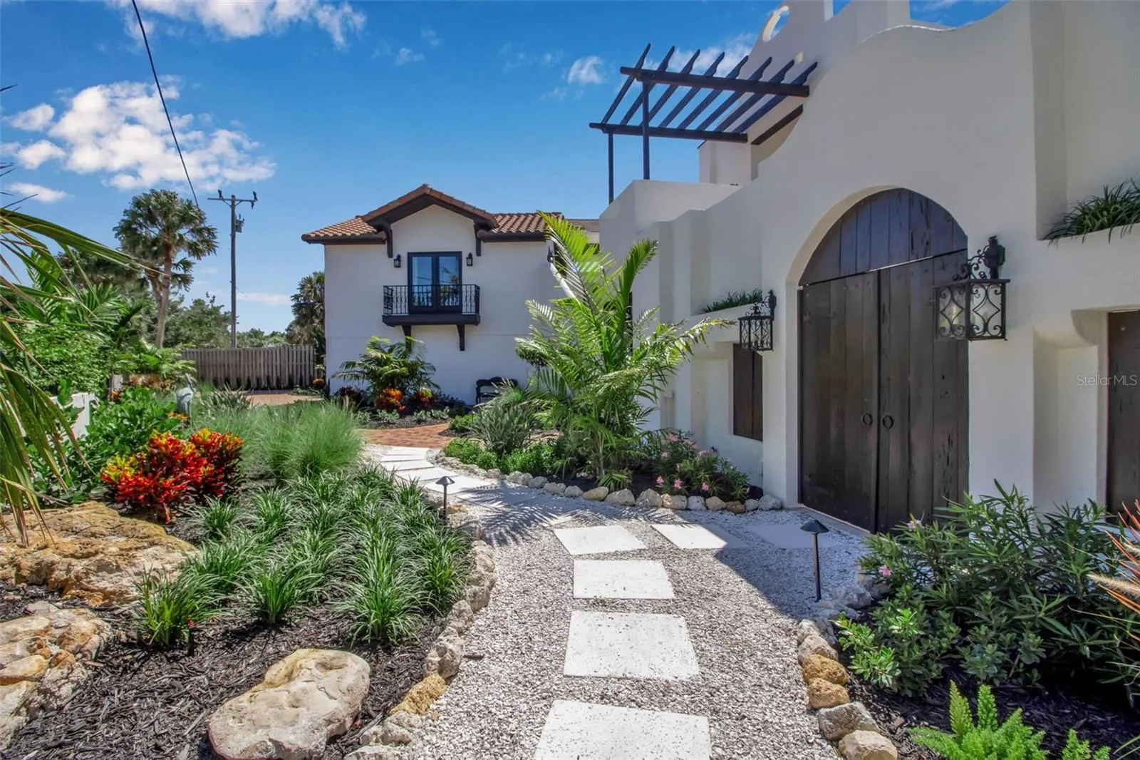 121 N CASEY KEY RD