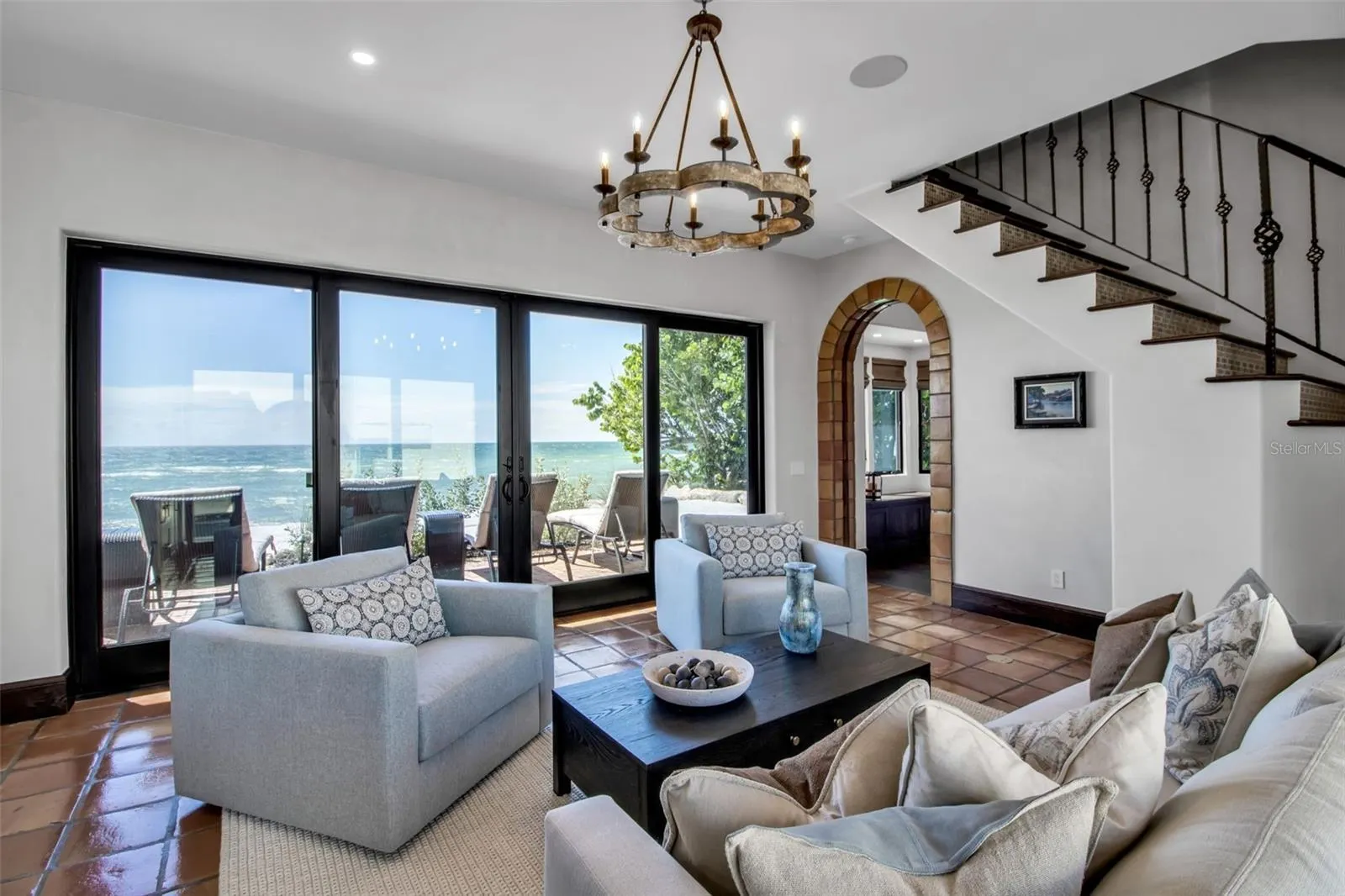 121 N CASEY KEY RD