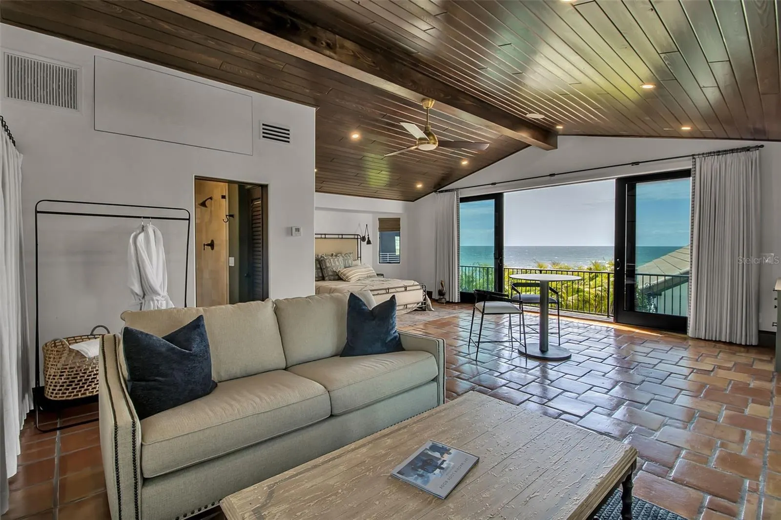 121 N CASEY KEY RD