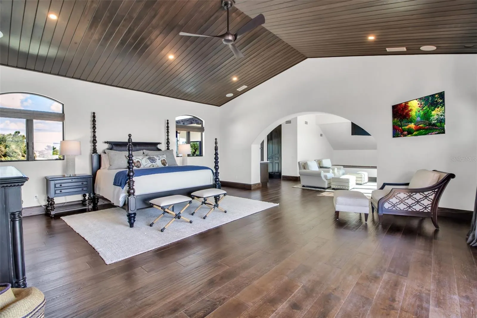 121 N CASEY KEY RD