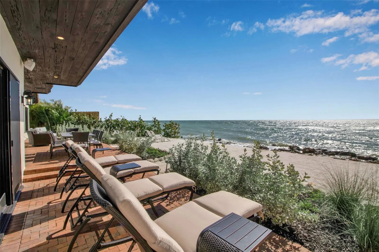 121 N CASEY KEY RD