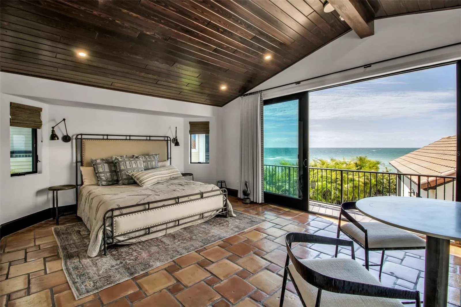 121 N CASEY KEY RD