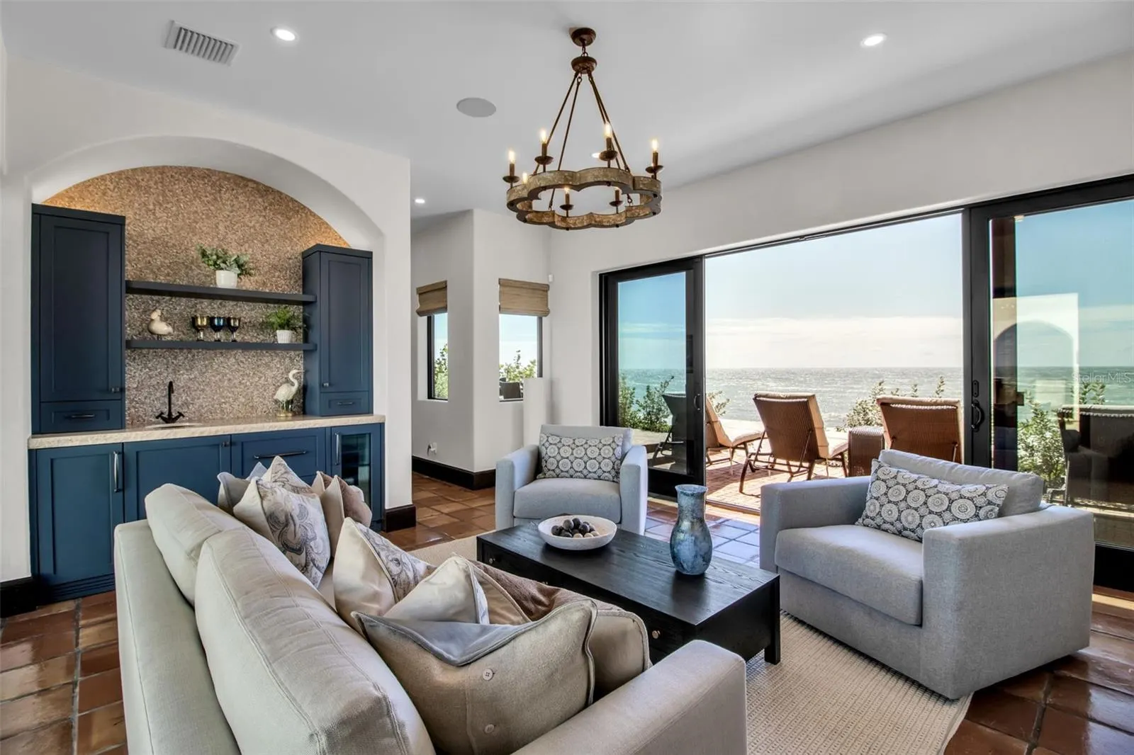 121 N CASEY KEY RD