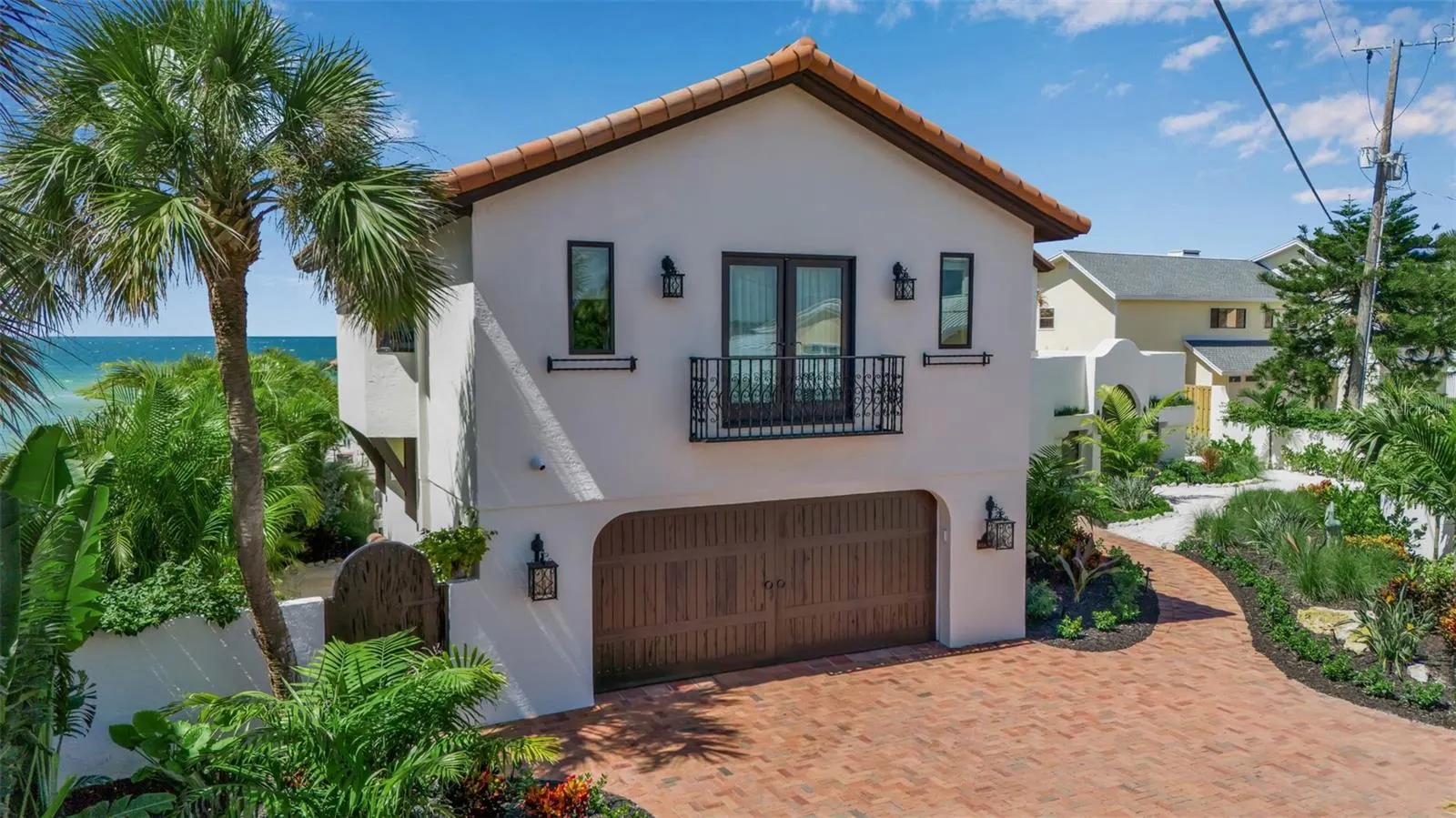 121 N CASEY KEY RD