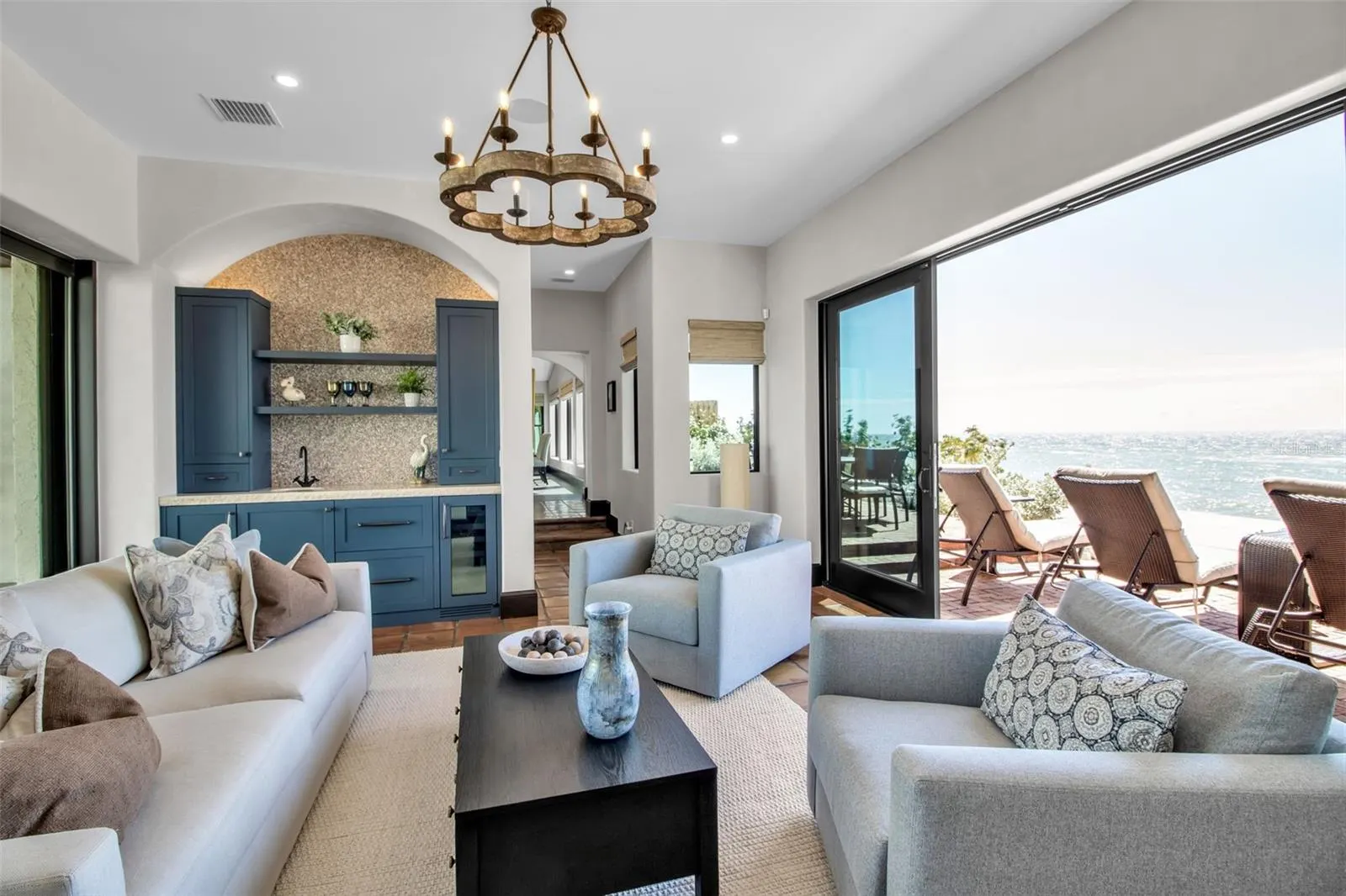 121 N CASEY KEY RD