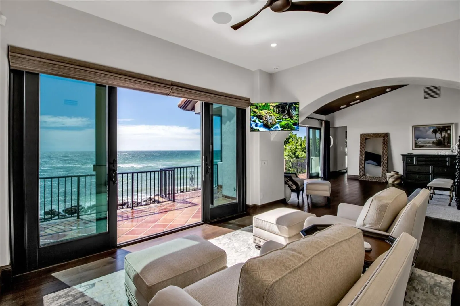 121 N CASEY KEY RD