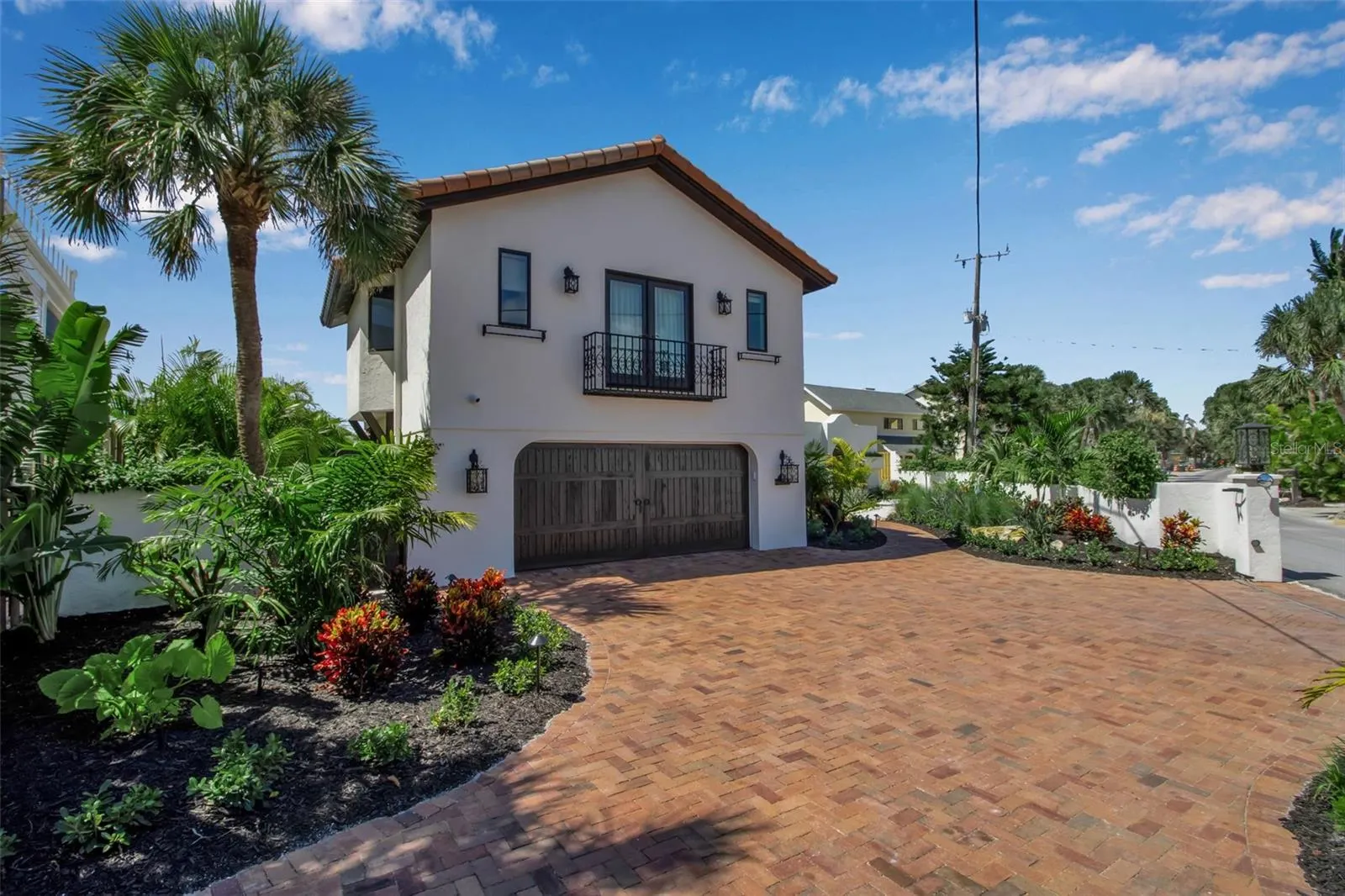 121 N CASEY KEY RD