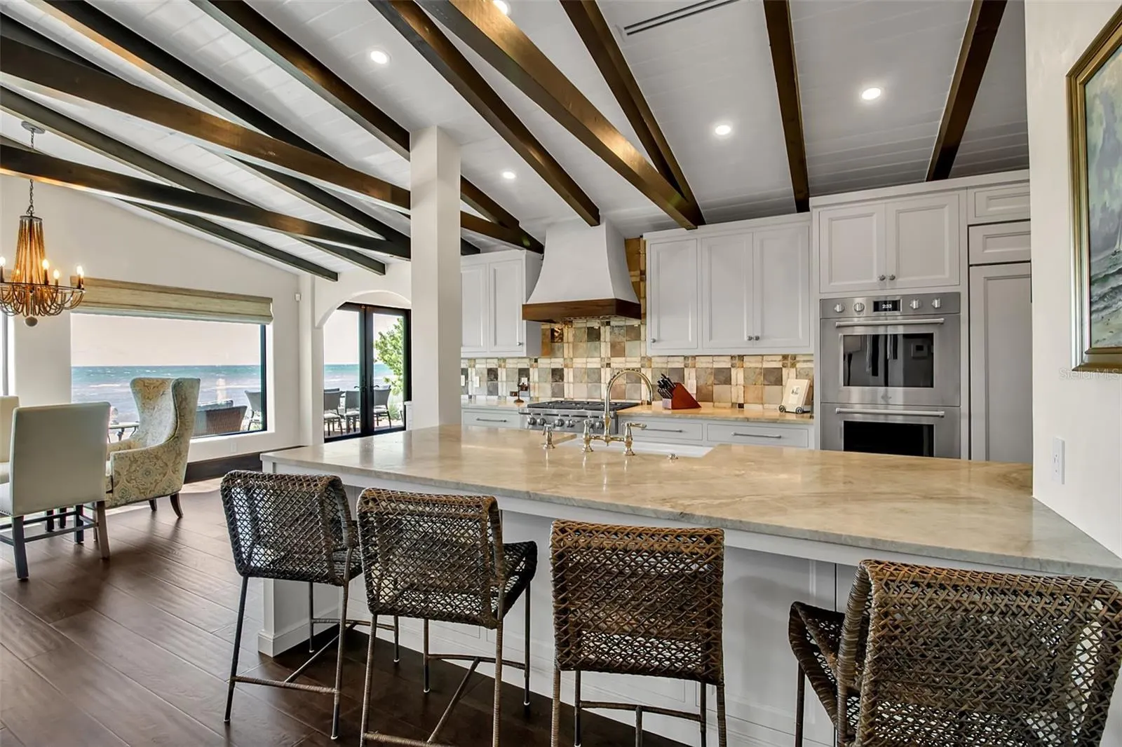 121 N CASEY KEY RD