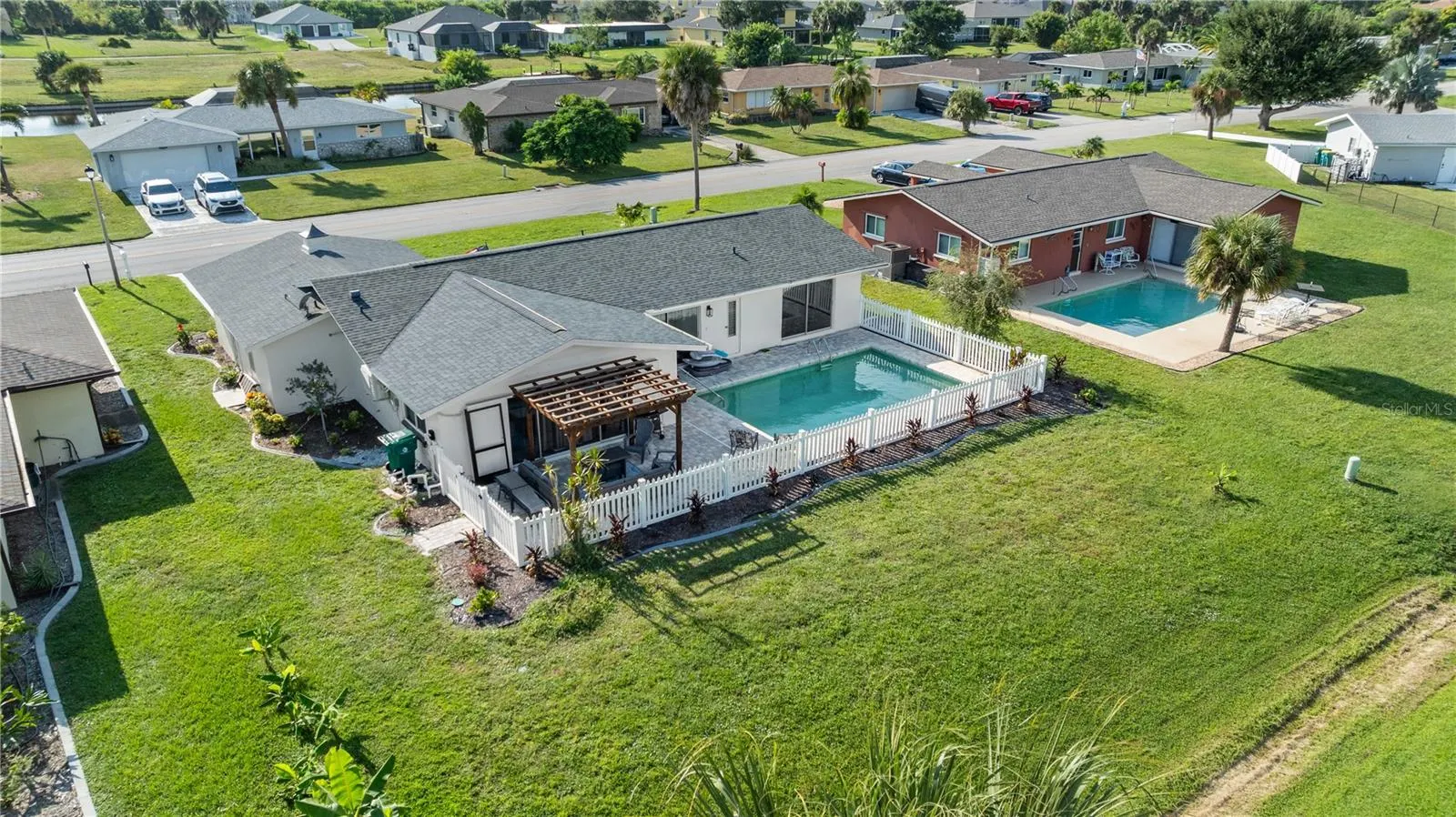 150 ROTONDA CIR