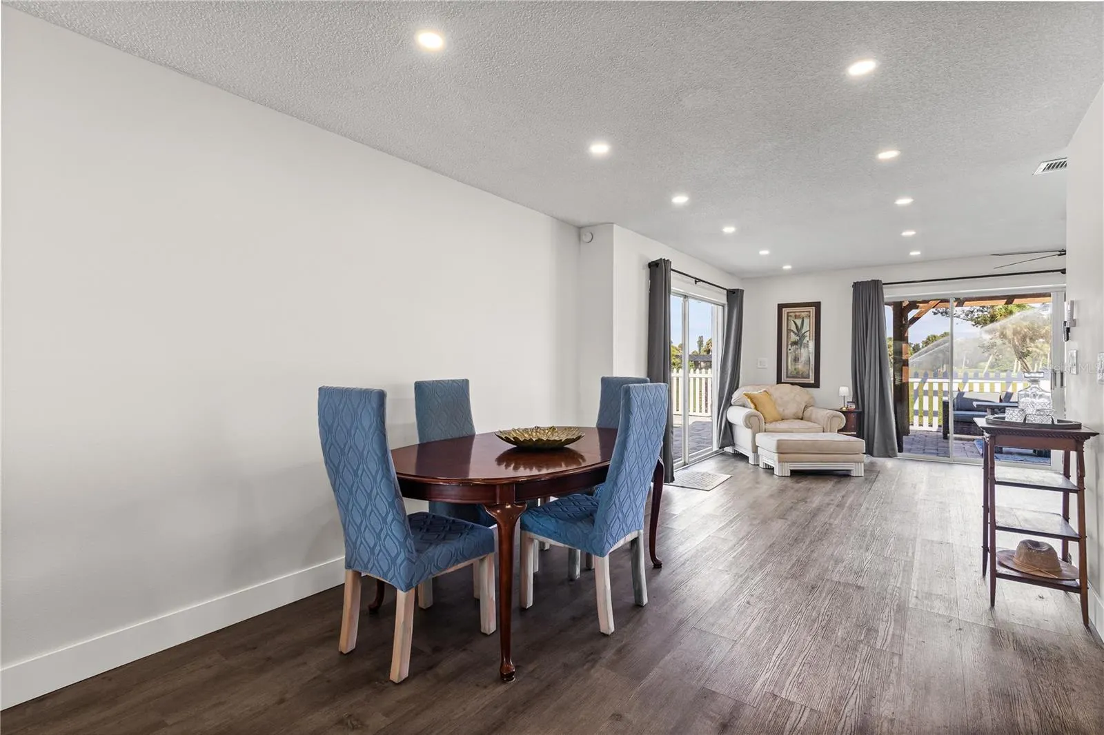 150 ROTONDA CIR
