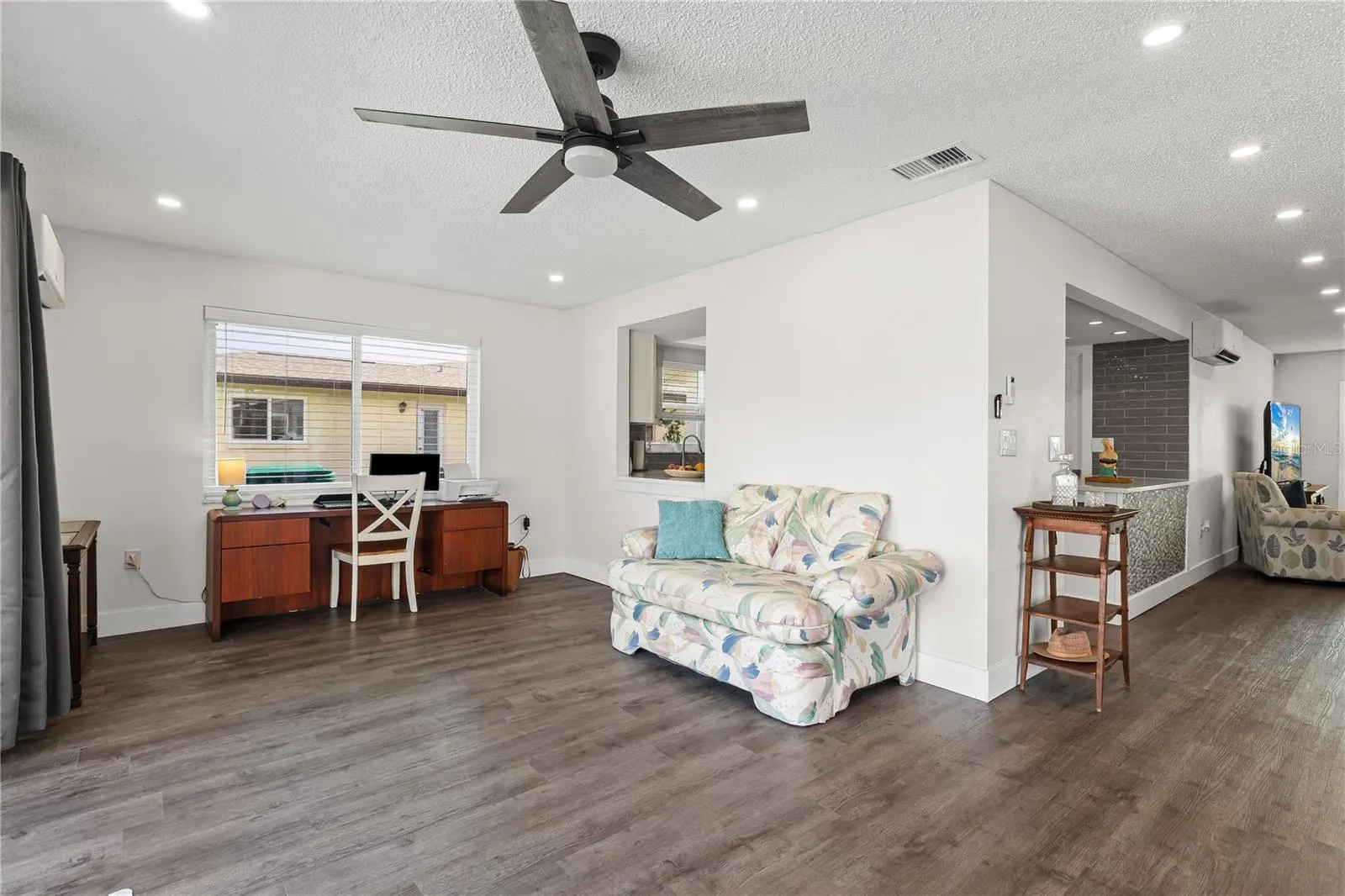 150 ROTONDA CIR