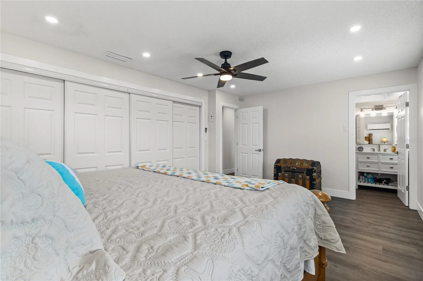 150 ROTONDA CIR