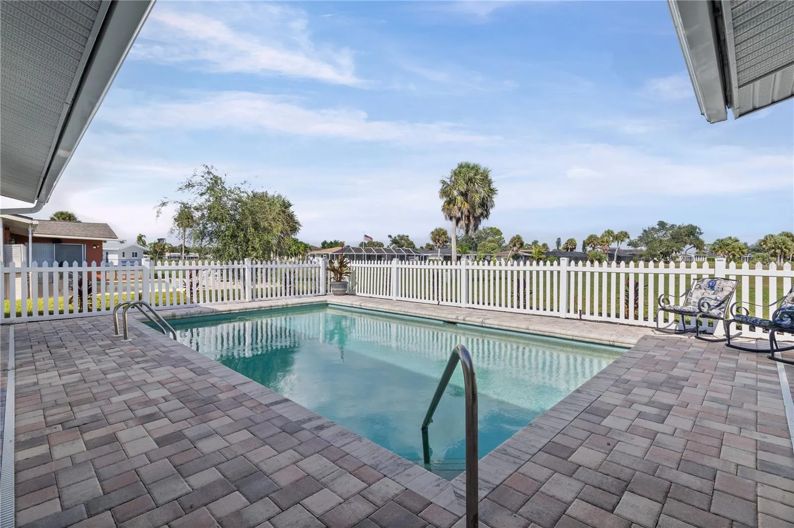 150 ROTONDA CIR