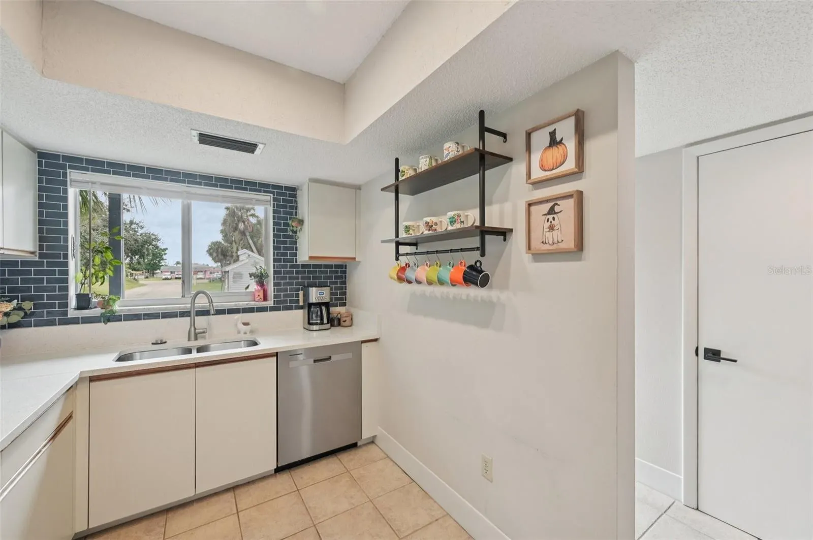 251 FENWICK DR #1, #1